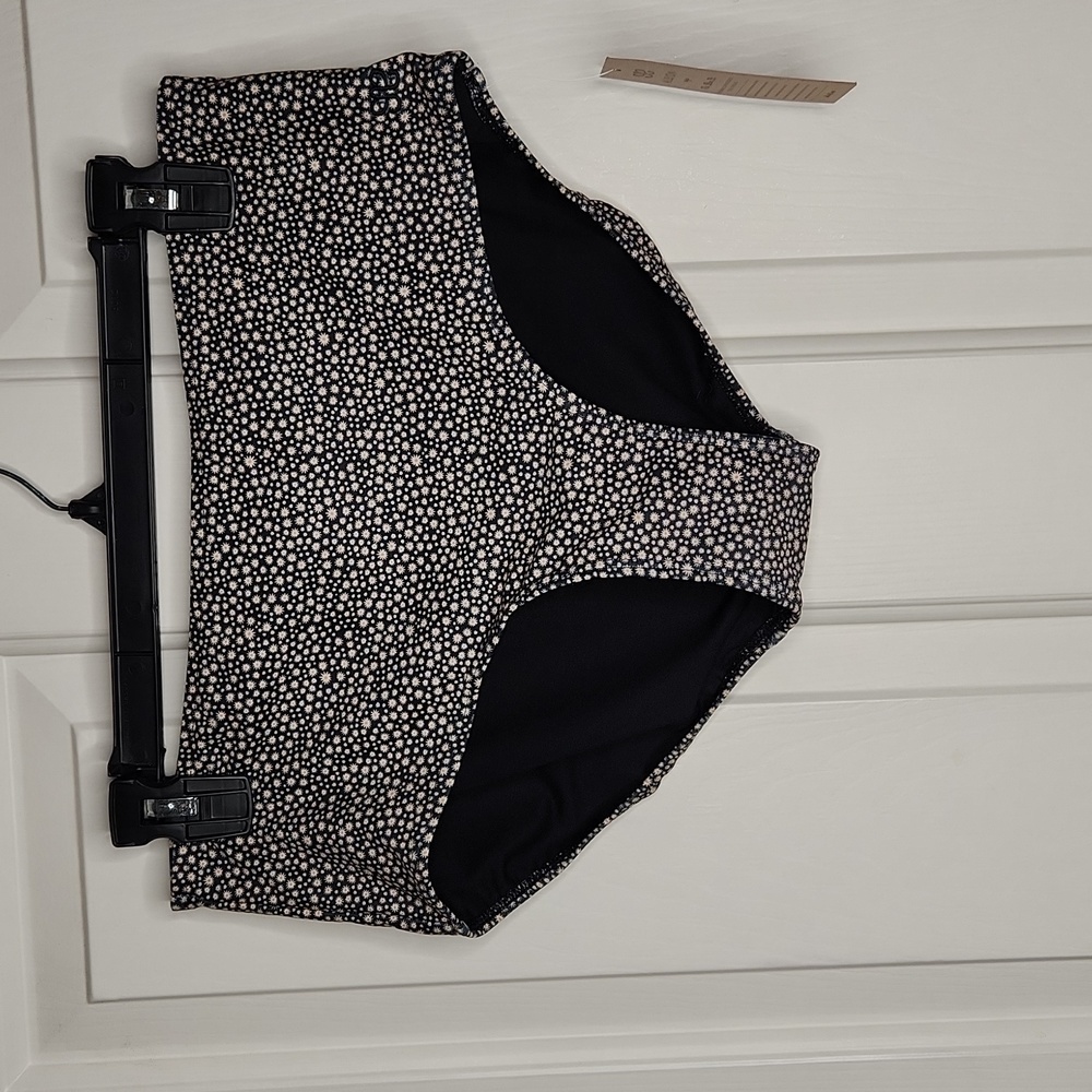 Albion Fit Charleston Midi Bottoms Size M NWOT